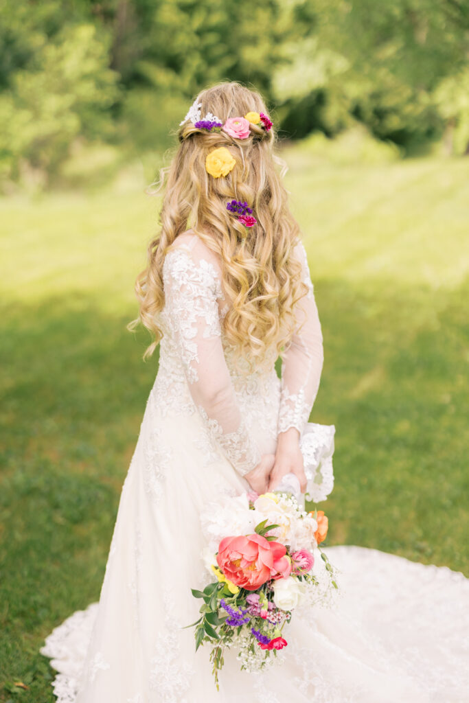 Kyleigh Deen Photography, Minnesota Wedding photographer, shares Wisconsin Wedding located at Maidenwood. 