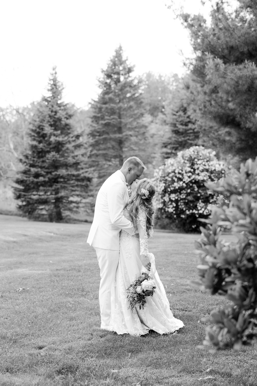 Kyleigh Deen Photography, Minnesota Wedding Photographer, shares a beautiful summer wedding in Stockholm, Wisconsin.